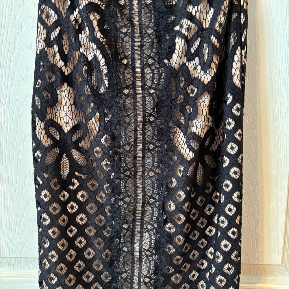 Lulu's Black and Cream Geometric Lace Dress Small - Picture 5 of 11